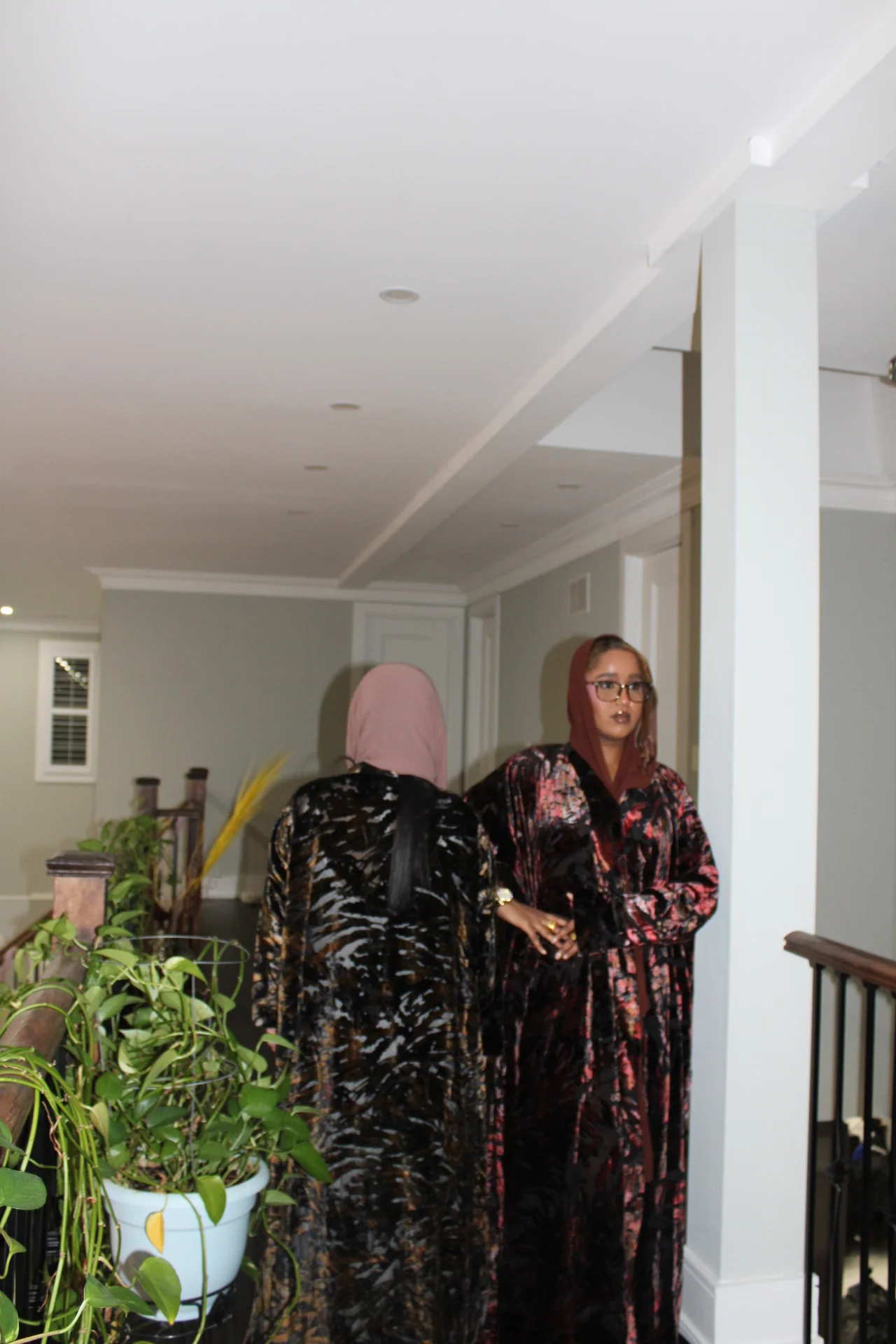Giselle Velvet Abaya - Image 4